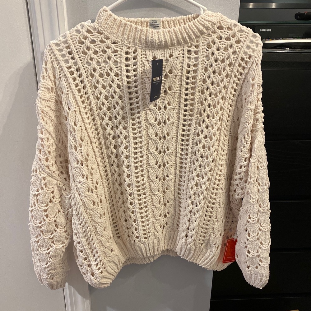 NWT Forever 21 small cream sweater